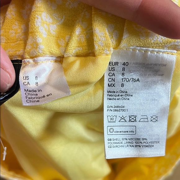 Devided Yellow Floral Maxi Skirt - Picture 3 of 3